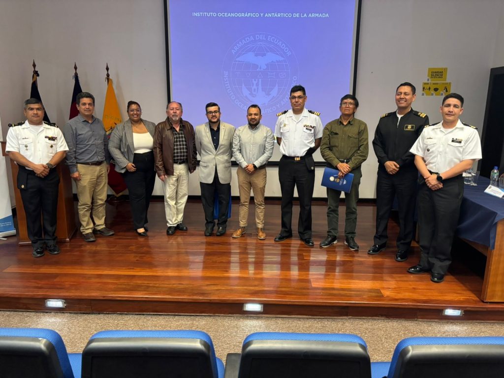 Conmemoración con autoridades y representantes